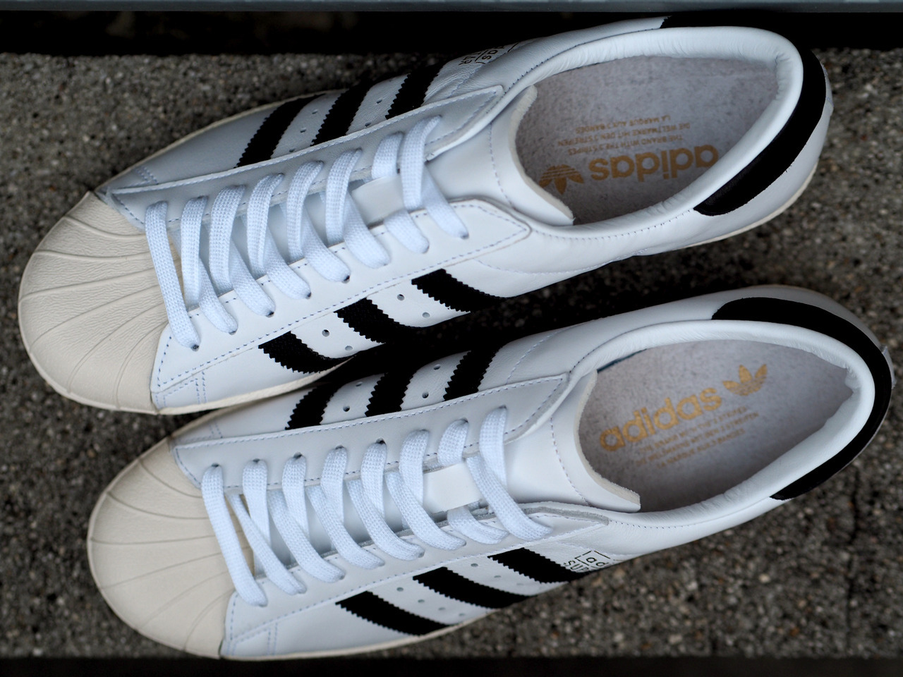 cq2475 adidas