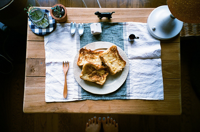 vintage-fawn:  socialsurvival:  French toast by bamsesayaka on Flickr.  Fall down