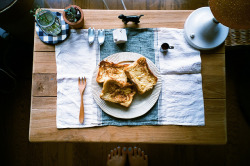 Vintage-Fawn:  Socialsurvival:  French Toast By Bamsesayaka On Flickr.  Fall Down