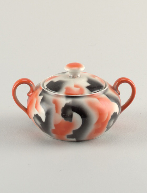 Cup &amp; Saucer, bowl and creamer, 1930. Glazed proto-porcelain. Made by Kahla, Germany. Via Cooper