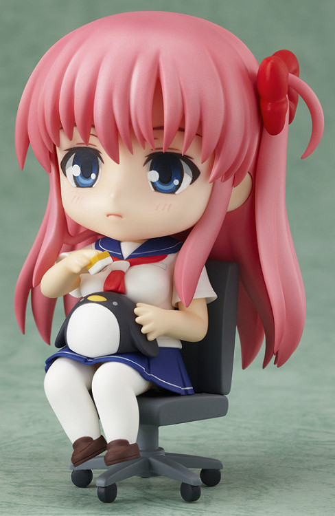 Nendoroid Nodoka Haramura Ok… so Saki have the table, and Nodoka have the chair ಠ_ಠ Need to buy two of them. By the way cute Etopen! :3