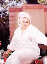 curvesandconfidence:  Rebel Wilson for the GLAMOUR Awards 2013 [x]       