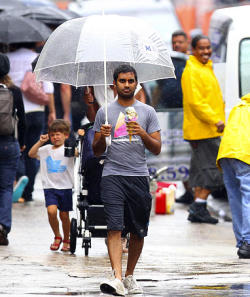 arhostotle:willarrddd:oatmealmarketing:this pic is crucialThe moral of this photo: don’t let a rainy day stop you from enjoying ice cream. Treat yo self.  TREAT YO SELF