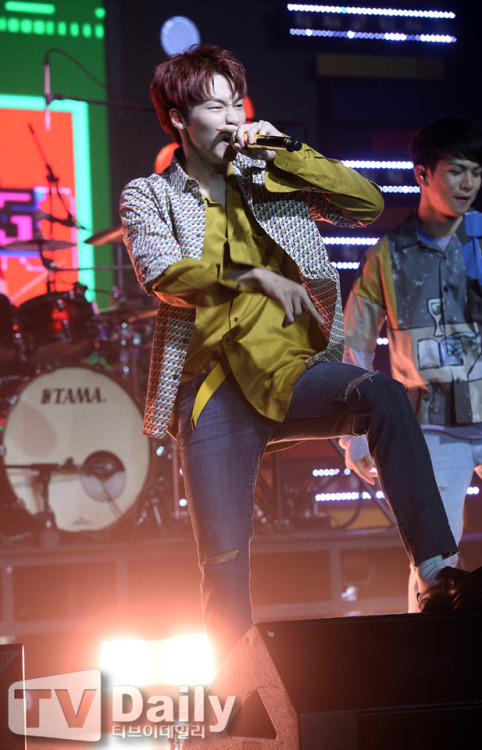 170802 THE REAL: N.Flying comeback showcase (2)cr: TVdaily