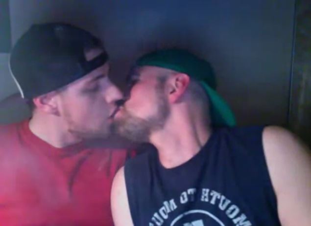 readyrednecks:  http://www.menwithcams.tumblr.com/ - self Nudeshttp://www.amateurhunks.tumblr.com/