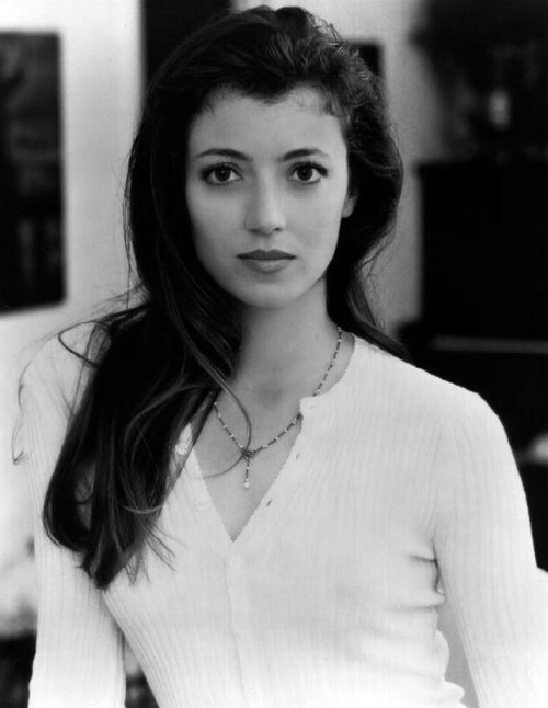 la-ksiezniczka:I’ve been in love with her ever since the first time I watched ferris buellers day off. Mia Sara is one gorgeous woman.