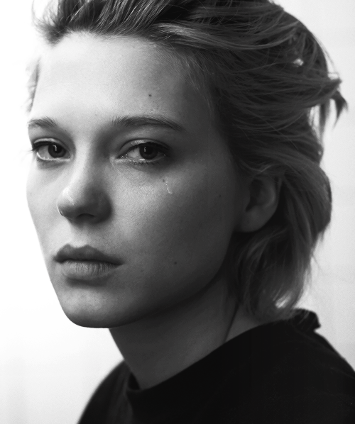seydouxdaily: “Mirror, Mirror”. Léa Seydoux photographed by Eric Guillemain
