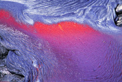 trefoiled:Lava flow, Hawaii by Tom Pfeiffer.