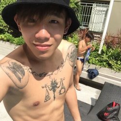 gaysgboy: sgboyjx:  Do follow https://sgboyjx.tumblr.com for more asian juicy photo/video.  Nice dick! 