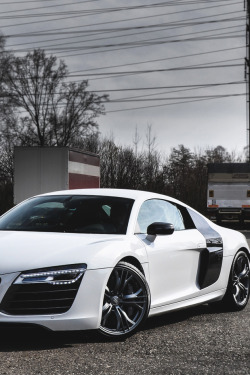 themanliness:  Audi R8 V10 Plus | Source | MVMT | More