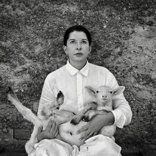 h-inoki:Marina Abramović, Portrait with Lamb (white), 2010