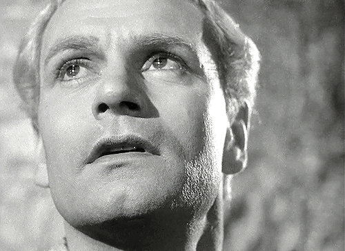 idlupino:Hamlet (1948) dir. Laurence Olivier