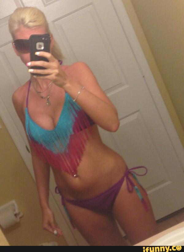 ilovemomincest:  Some sexy mommy selfies  Kik-masseffe55
