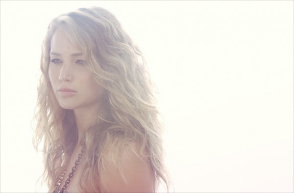 Sweet! Jennifer Lawrence!