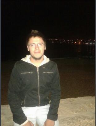 chilenoskalientes:  Daniel, 20 años. Otro pendejito calentón de Santiago. Rico!