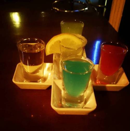 Ne yaşadı lan bu bebe bu kadar içecek? (Always Rock Bar)