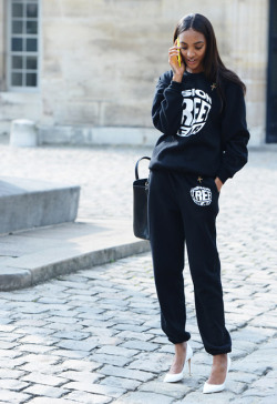 billidollarbaby:  Paris Fashion Week Spring