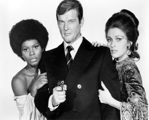 R.I.P. Sir Roger George Moore (October 14, 1927 - May 23, 2017)“You can either grow old gracefully o