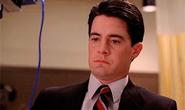 muldercooper:Dale Cooper in every episode: 2.01 may the giant be with you