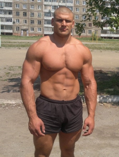 maxtem19: muscleryb: Dima Vasilenko19yo >> 25 yomuscle growth  Who the fuck looks like that at 19???????????? 