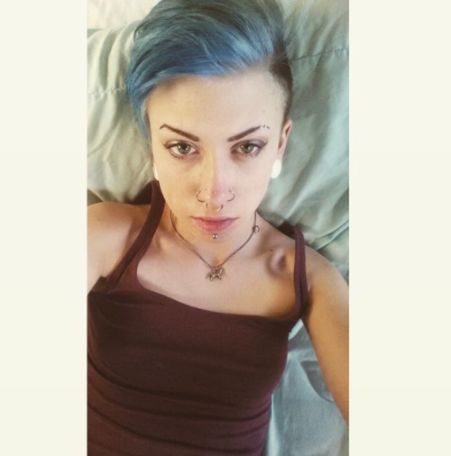 keepyouxvx:  Hey here’s 2015 in selfies or whatever. Enjoy the evolution of my eyebrows.
