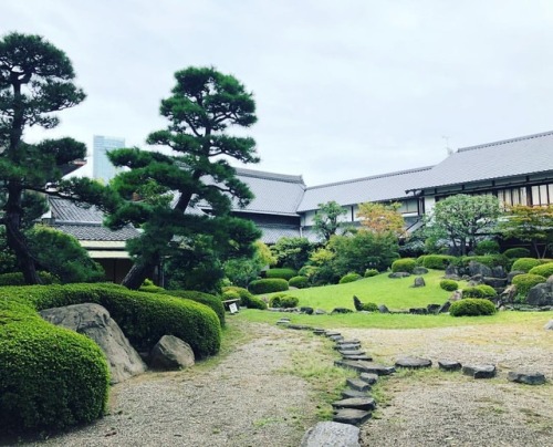 ‪＼おにわさん更新情報／‬ ‪[ 大阪府大阪市 ]‬ ‪四天王寺本坊庭園‬ ‪Shitennoji Temple Honbo Garden, Osaka‬ ‪の写真・記事を更新しました。‬ ‪ーー江戸