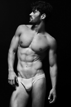 longbulge:  bulge, big bulge, men bulge,