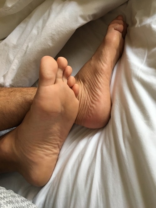 bobthebarefooter2: My barefeet