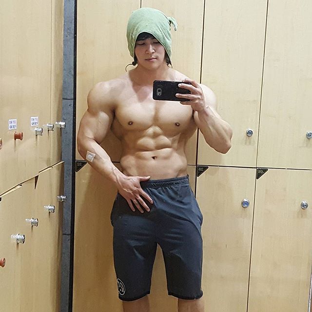   Musclemania Pro Jun Choi (최성준)   