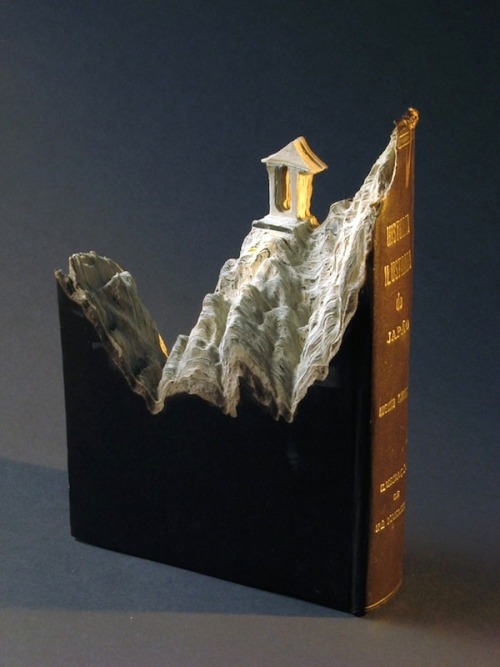 jedavu:Amazing Book Sculptures With Realistic Mountains, Ancient Ruins Carved Into ThemMontreal-base
