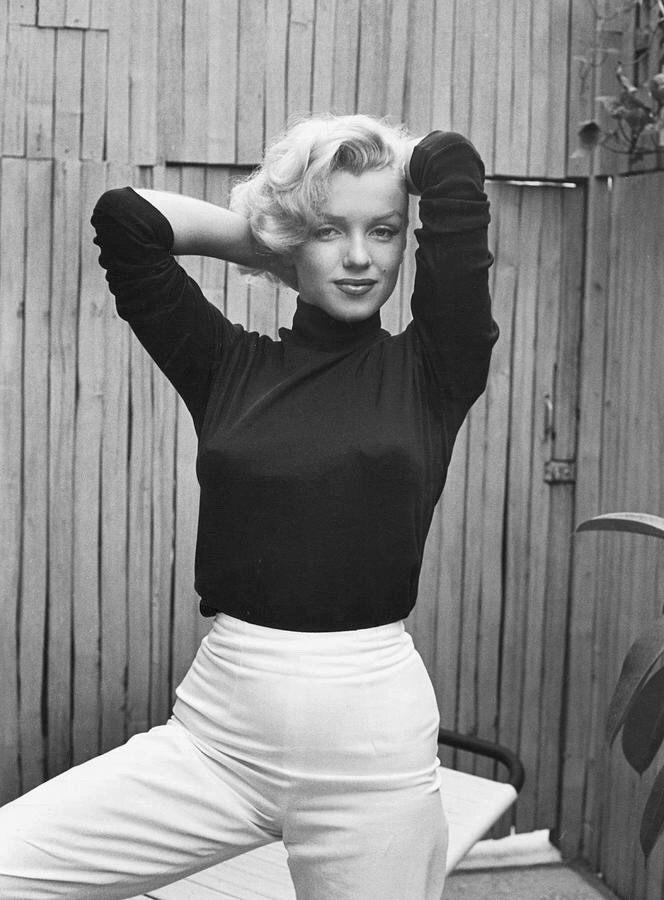 weirdlandtv:Marilyn Monroe photographed by Alfred Eisenstaedt in 1953.(I’ve featured alternates from this session before.)