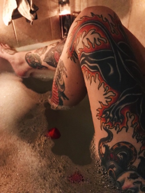 inkedcore: itsladystilts: FOLLOW AND SUBMIT YOUR INK FOR A CHANCE TO BE FEATURED TO OVER 100K DASHBO