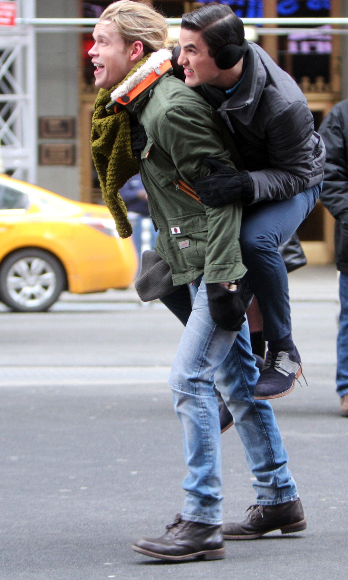 daxterdd:  [UHQ] March 13, 2014: Darren Criss and Chord Overstreet on the set of