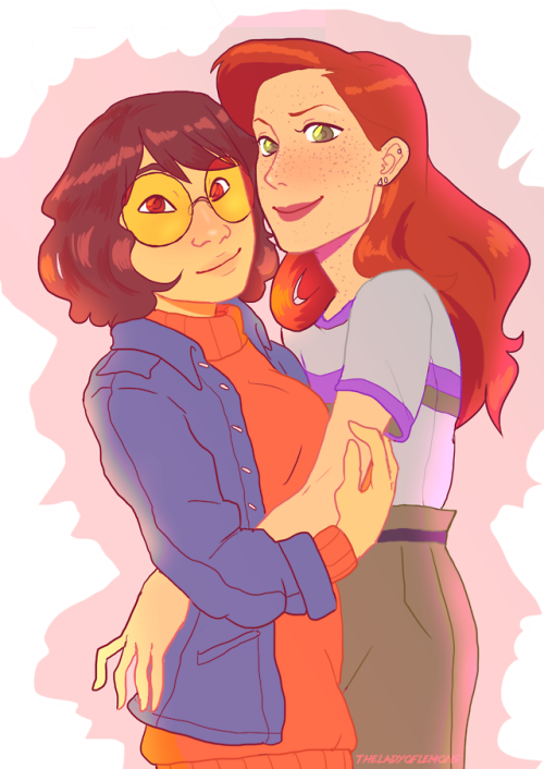 theladyoflemons:jinkies they’re lesbians