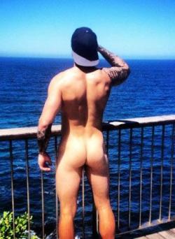 texasfratboy:  nice view! (and the ocean’s