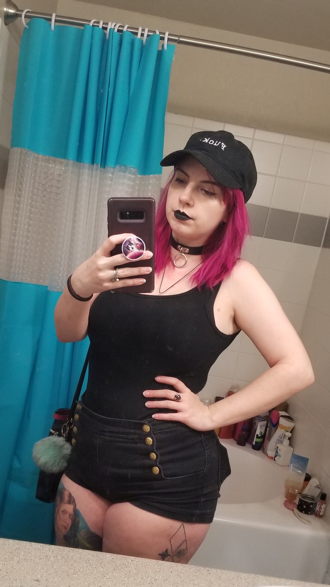 gladius-de-procella:  Summer goth in October, because Arizona is an oven.