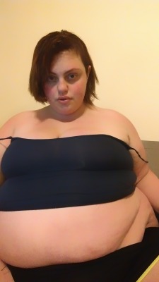 ssbbwsatx:  hamgasmicallyfat:  I fucking love this pic of me  Very HOTT. Damn sexy!!