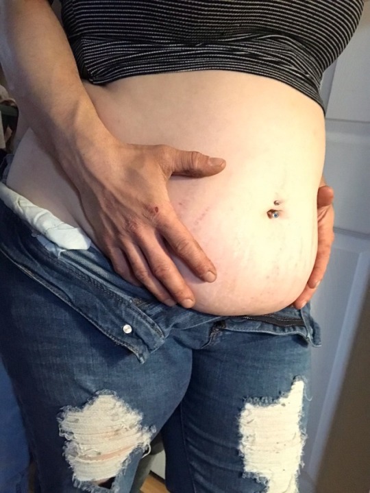 plumplittlepeach:  mychubbyqueen:  Daddy’s little piggy 🐷   Clearly so proud of and in love with his girl and her belly! Love the progress she’s made and how you share so much of her progress.  Inspiration! Keep it up you two! 💚😊  Love the