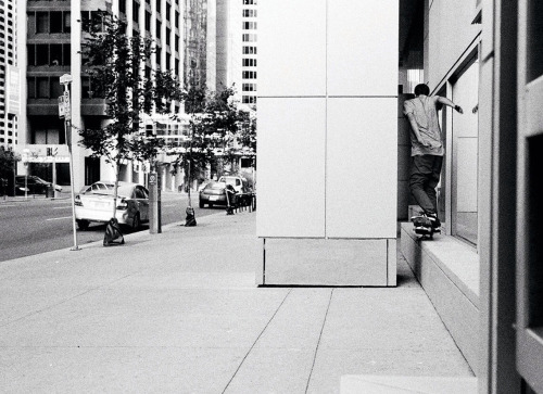 tubesock: qualityskateboarding: Kevin Lowry, bs nosegrind. Photo by Henry Kingsford brah