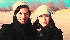 pumpkinlub:  Milla &amp; Ali on the set of Resident Evil: Afterlife 