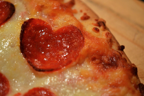 tango-mango:Valentine pizzaI cut these little hearts out of the pepperoni with a small cookie cutter