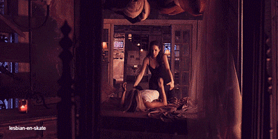 24thousand-miles-from-the-moon:  lesbian-en-skate:  lesbian gifs    Lesbian blog