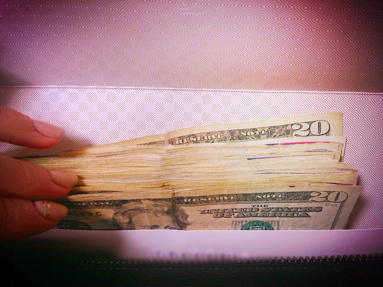 newenglandsugar:  My favorite kind of present 💸