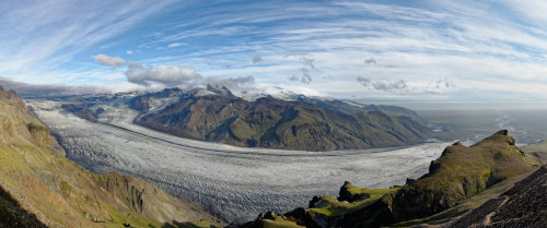 Outlet glacier Skaftafellsjökull descending off Vatnajökull in southeast Iceland [4096 &ti