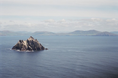 archatlas:  Skellig Michael Monastery  Skellig Michael (Irish: Sceilig Mhichíl), or Great Skellig (I