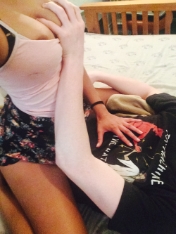 xxii-mmxi:  nvbianprincess:  Frisky💕 