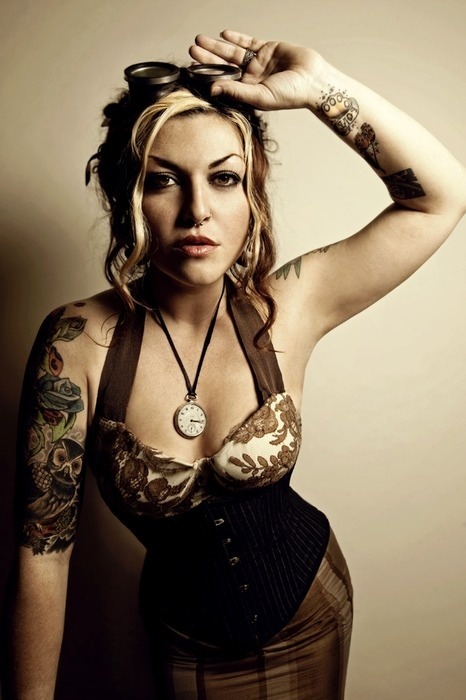 steampunk-girl:  Steampunk GirlSteampunk Girl Twitter