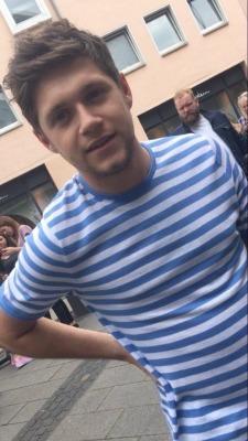 manculture:  niallerjhorann:  Niall in stripes