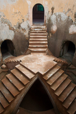 gatsbywise:s-h-e-e-r:Stairs at the water palace by Peter Nijenhuis on Flickr. Sumur Gumuling is an underground mosque at the Taman Sari water palace. Yogyakarta, Java, Indonesia.  This has an Escher-esque sense  …Gatsbywise - 20th Century Life &amp;