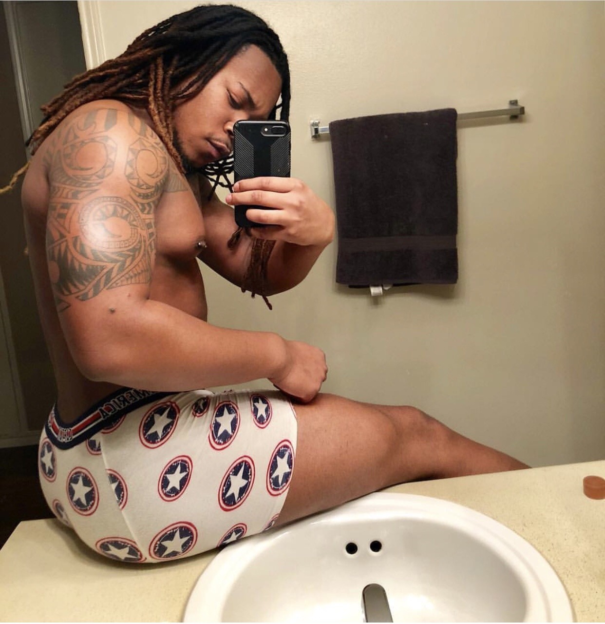 missnlinc:  Smash R Pass 🔨 👣👣 👣